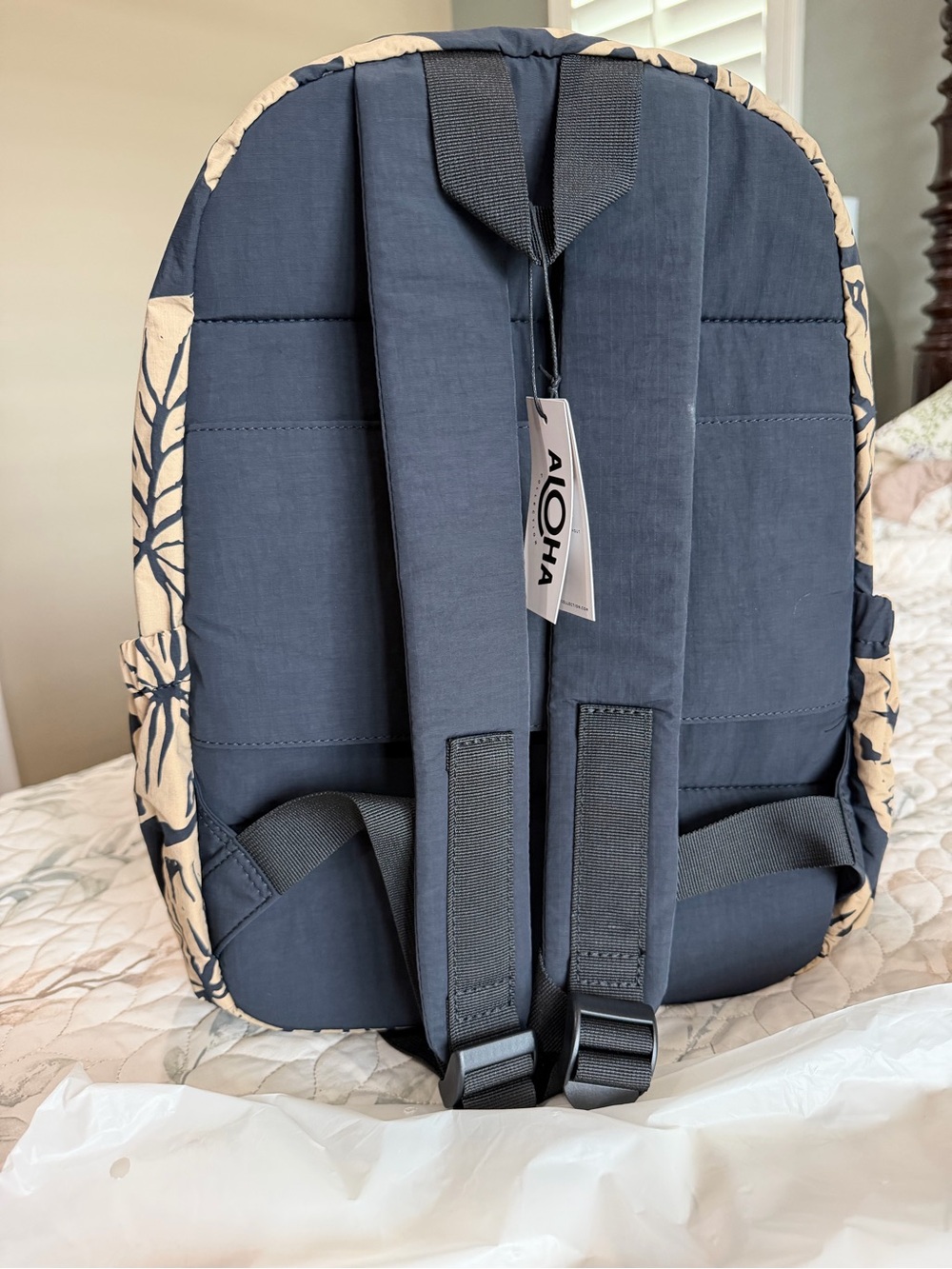 NWT Aloha Collection Kalo Backpack - Picture 2 of 5